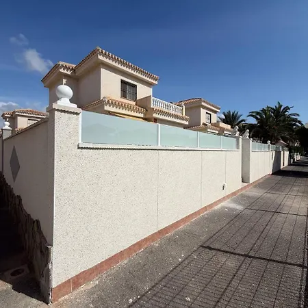 Nicolas De Bussi,22 * Playa Flamenca