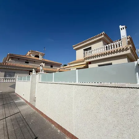 Nyaraló Nicolas De Bussi,22 *